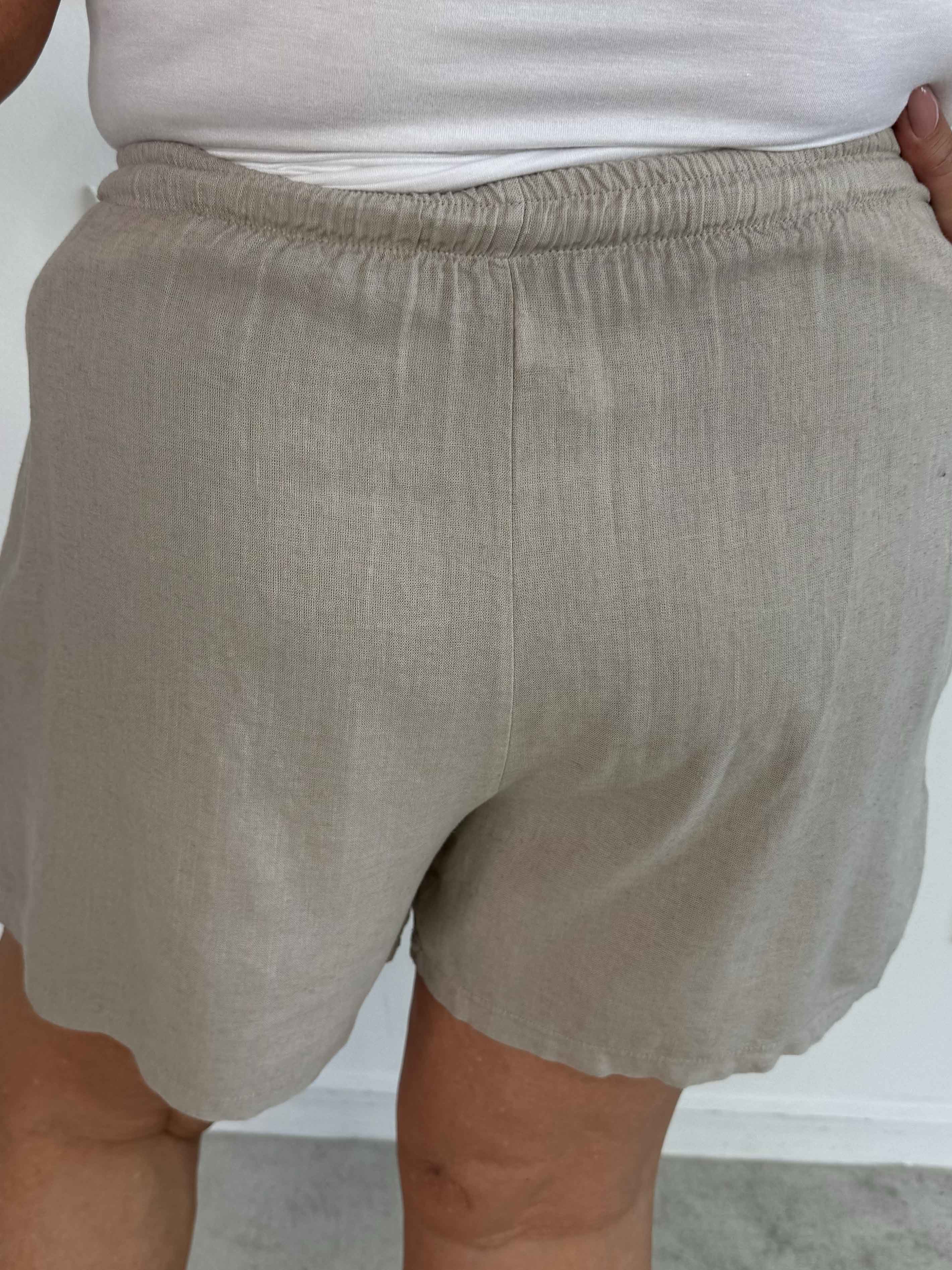 Clara Shorts - Lette shorts i viskose og hør